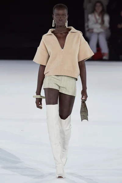 Look 11